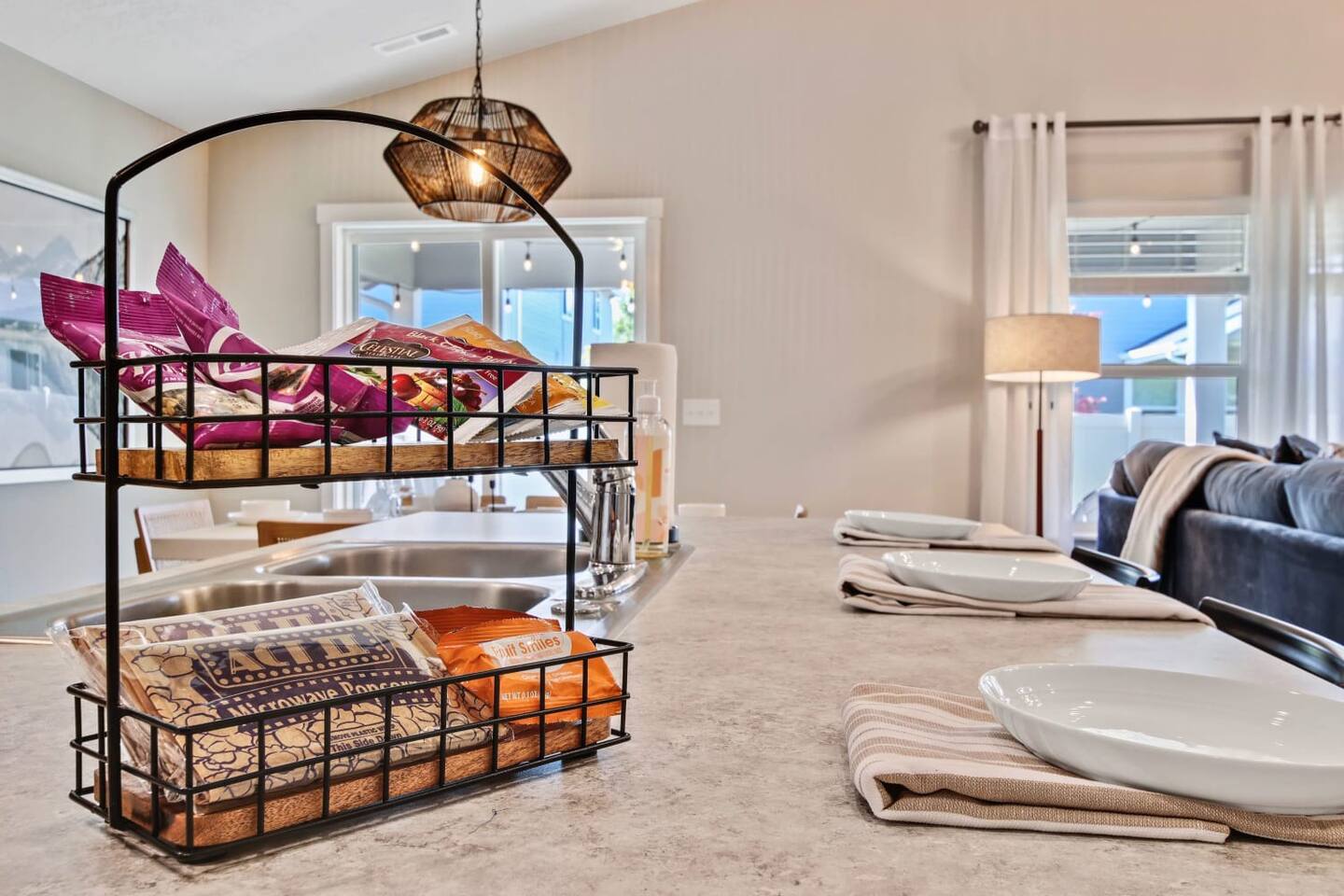 the-meridian-manor-or-private-4-bedroom-home/