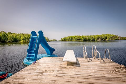 Waterfront Getaway! Beach, water slide, SUP