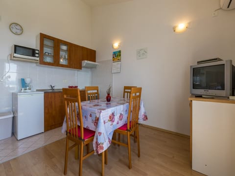 Apartments Maro - Unit 51076-61