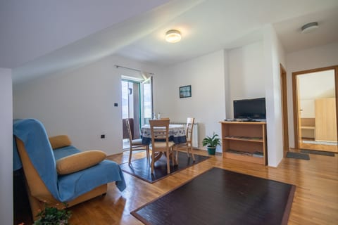 Apartments and Room Robert - Unit 51467-61
