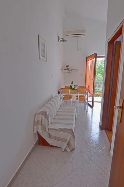 Apartments Josip - Unit 51713-61