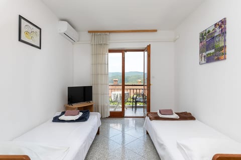 Apartments Josip - Unit 51789-61
