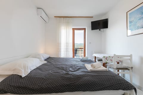 Apartments Josip - Unit 51791-61