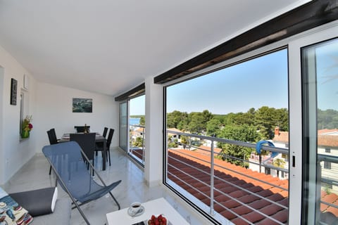 Apartments Ester - Unit 52036-61