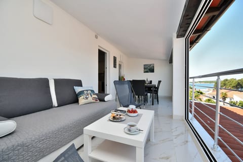 Apartments Ester - Unit 52036-61