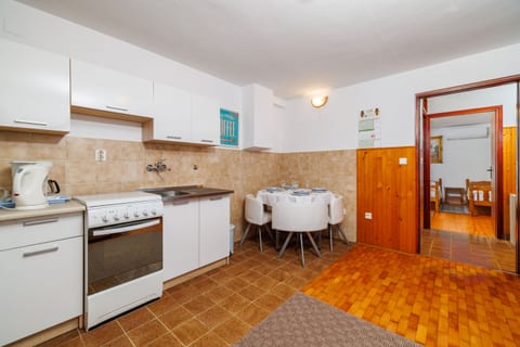 Apartments Tome - Unit 52292-61