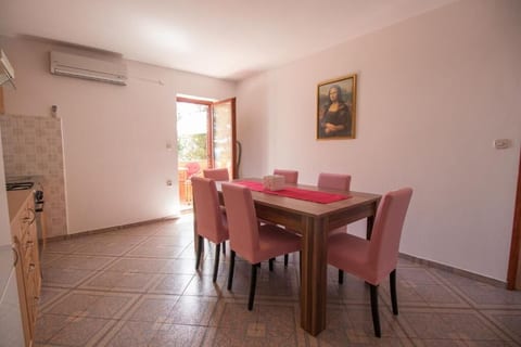 Apartments Nusret - Unit 52419-61