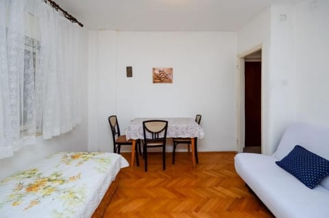 Apartments Lucia - Unit 52537-61