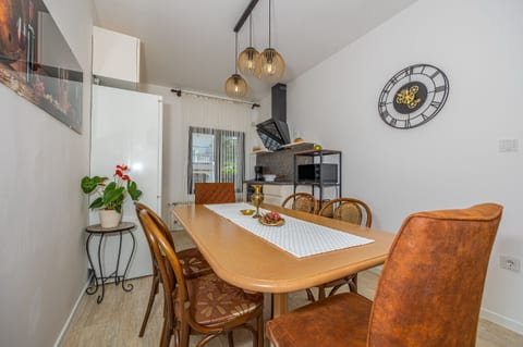 Apartment Dijana - Unit 52987-61