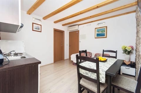 Apartment and Room Ivica - Unit 55015-61