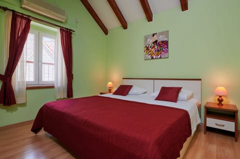 Apartment and Room Ivica - Unit 368531-12