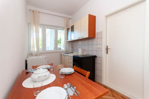 Apartments and Rooms Nikola - Unit 56085-61