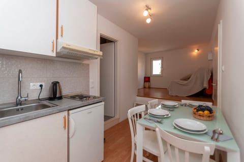 Apartments and Rooms Nikola - Unit 56086-61