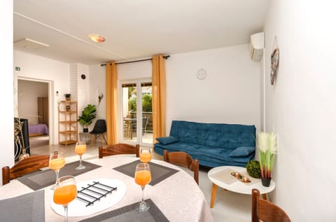 Apartments Sanja - Unit 56168-61