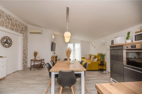 Apartment Tarle - Unit 180263-16