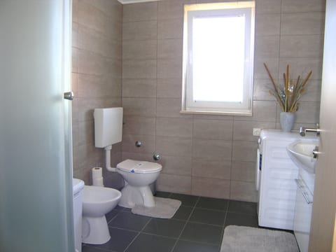Apartment Goran Kinkela - Unit 130183-5