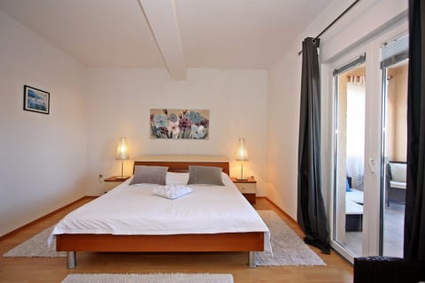 Apartments Mara - Unit 150705-15