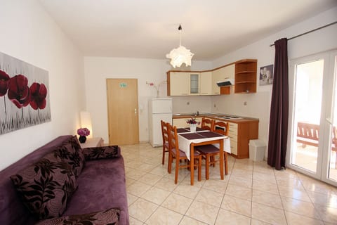 Apartments Mara - Unit 150707-15
