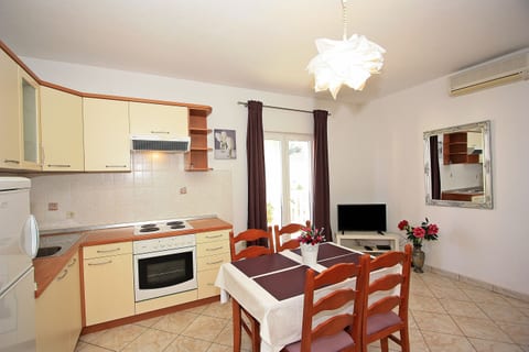 Apartments Mara - Unit 150707-15