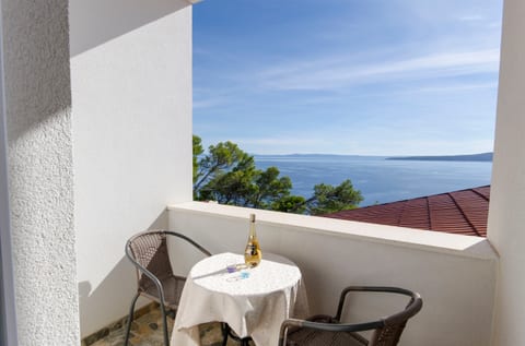 Apartments Mira Beachfront Bliss - Unit 151012-15