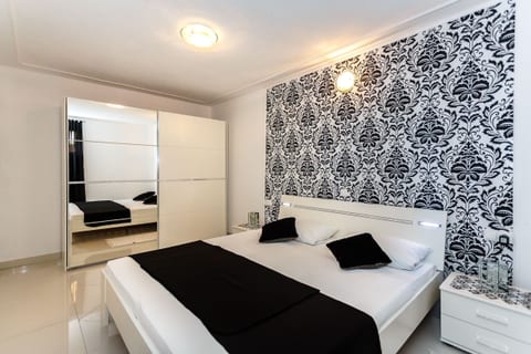 Apartments and Rooms Gordana - Unit 151055-15