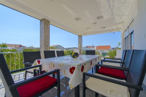 Apartments Maslina - Unit 128504-5