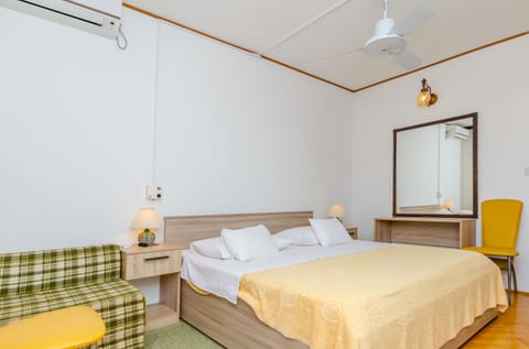 Apartments and Rooms Darinka - Unit 129392-5