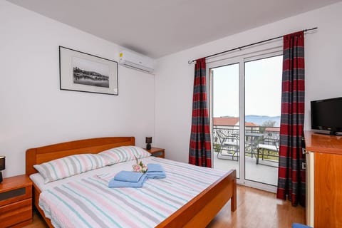 Apartments Lulak - Unit 208534-5