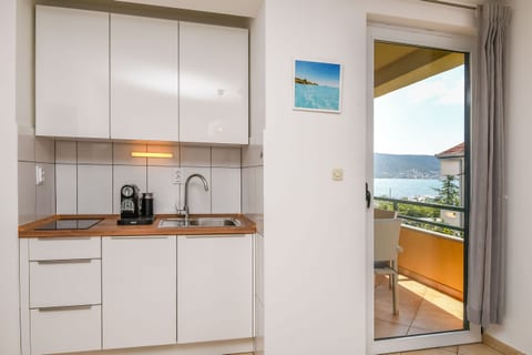 Apartments Tina - Unit 151514-15