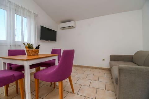 Apartments Tina - Unit 151517-15