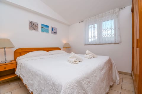 Apartments Tina - Unit 151518-15