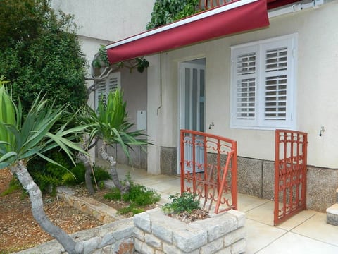 Apartment and Room Darinka - Unit 155664-5