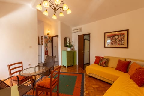 Apartment Seneca - Unit 156314-5