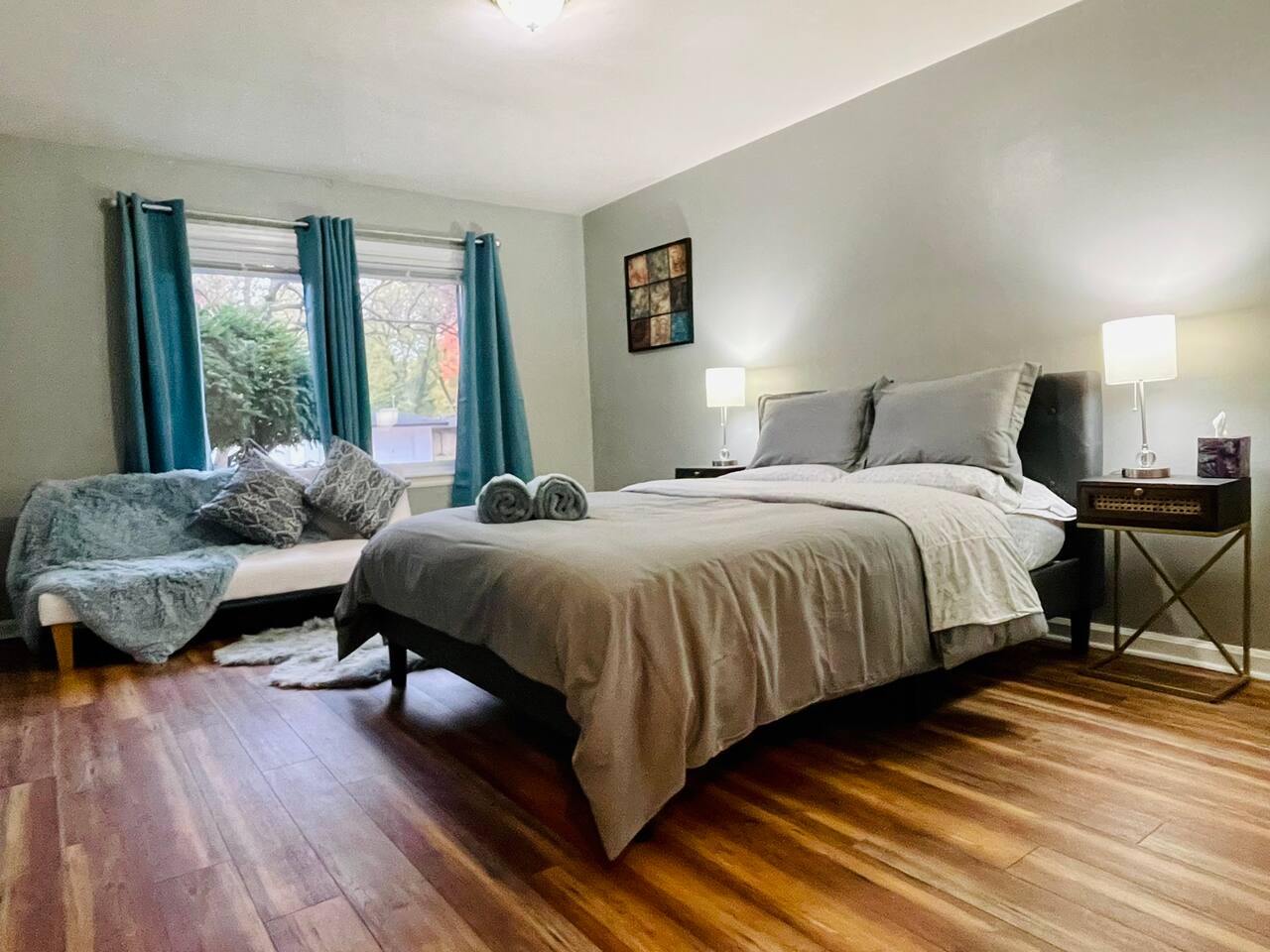 Modern, Spacious, and Clean 2 Bedroom Townhome