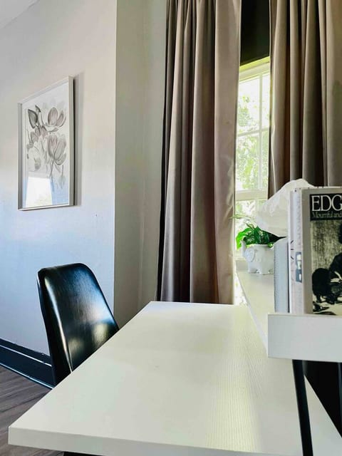 Suite Home Indiana #3 |KING 1BD/1BA Apartment