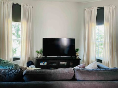 Suite Home Indiana #3 |KING 1BD/1BA Apartment