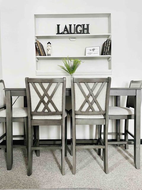 Leaning House of Haynie B| King 2BD/1BA Apt
