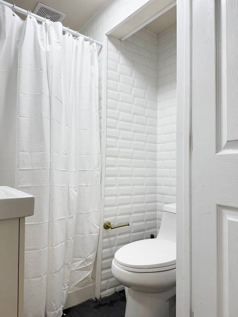The Cardinal 808 B | KING 1BD/1BA Apt