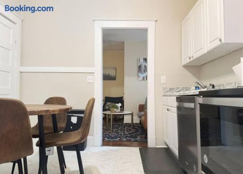 The Harrison C | KING 1BD/1BA Apt near Riverfront