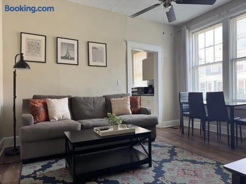 The Harrison C | KING 1BD/1BA Apt near Riverfront