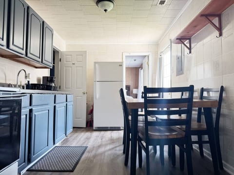 Princeton Place | QUEEN 2BD/1BA Apt