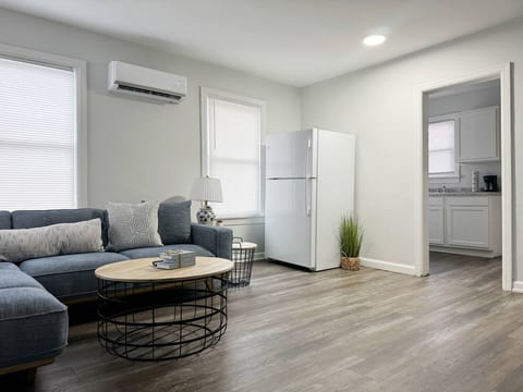Riverside A6 | QUEEN 1BD/1BA Apt near River