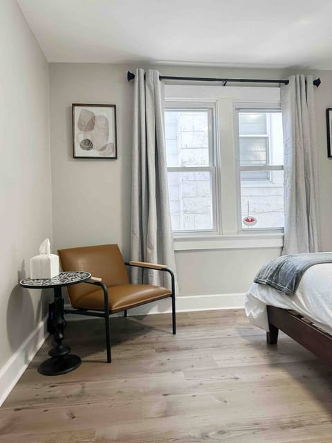 Rotherwood Roost / 2BR/1BA Apartment near UE