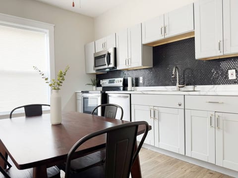 Cherry Street Retreat A | 2BD/1BA Apt near River