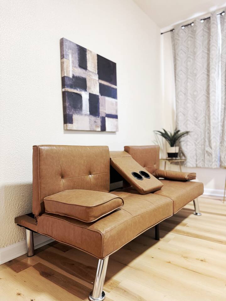 The Cardinal 808 C | KING 2BD/1BA Chic Apt