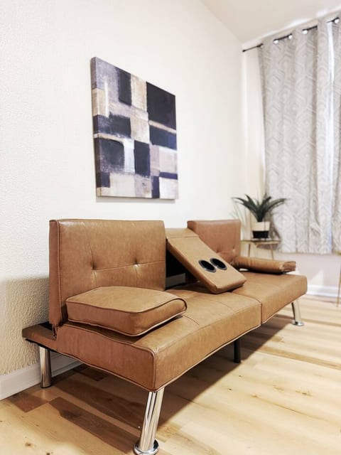 The Cardinal 808 C | KING 2BD/1BA Chic Apt