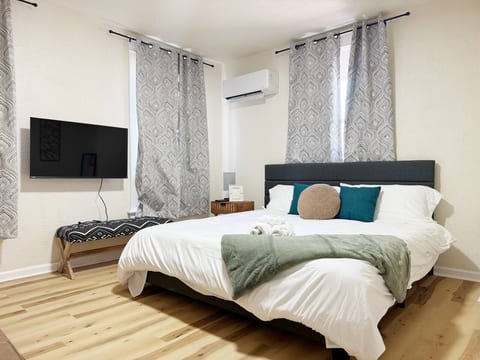 The Cardinal 808 C | KING 2BD/1BA Chic Apt