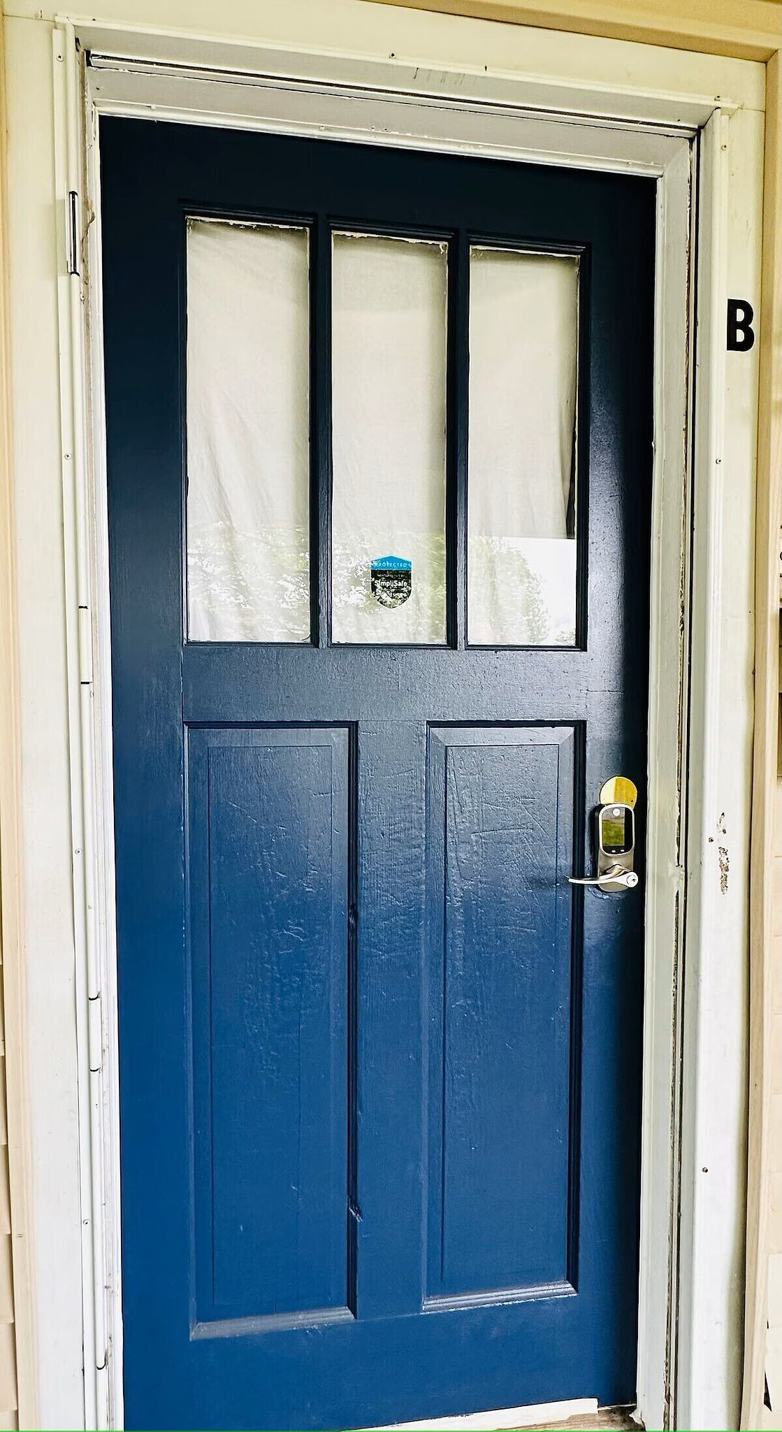 House of Color B | KING 1BD/1BA Apt near Downtown