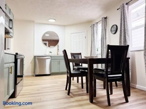 The Cardinal 810 C | QUEEN 1BD/1BA Studio Apt