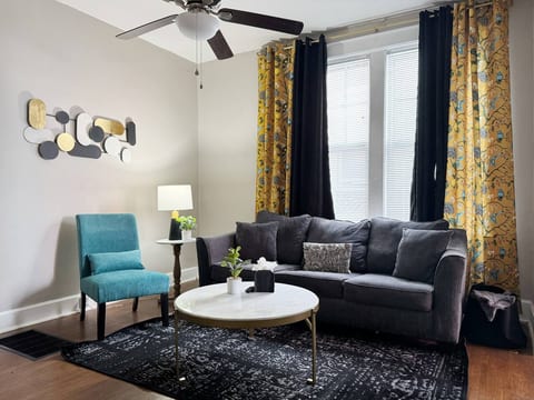 The Harrison B | KING 1BD/1BA Apt near Downtown
